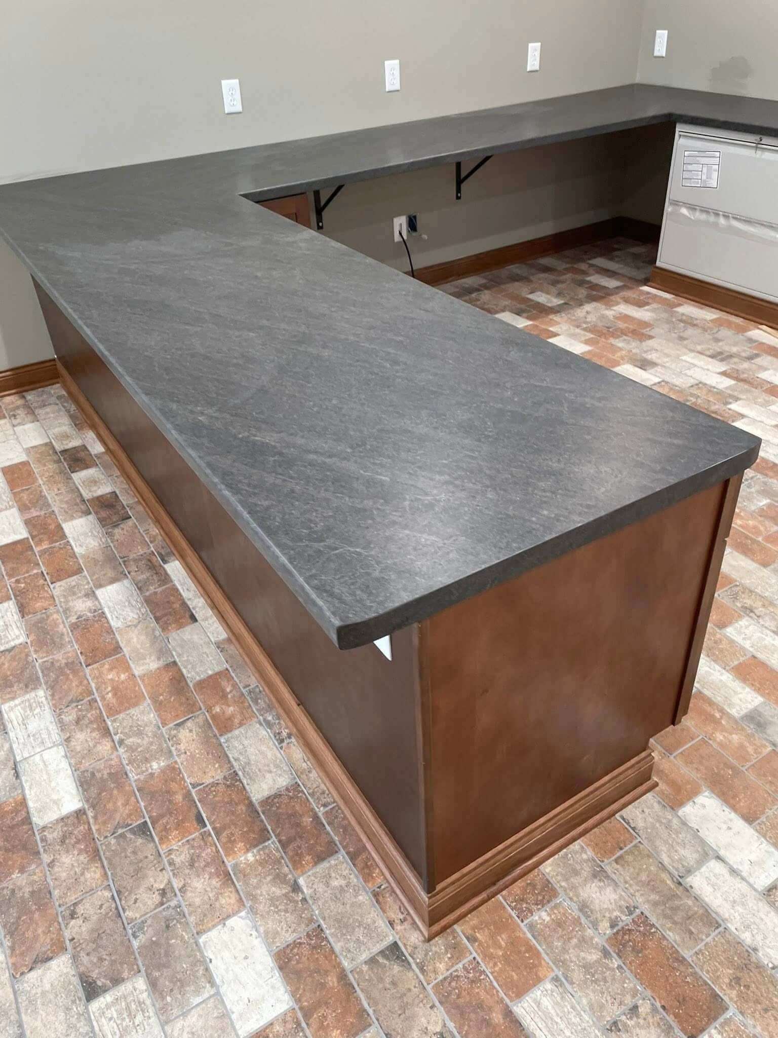 Laminate Counter Example 10