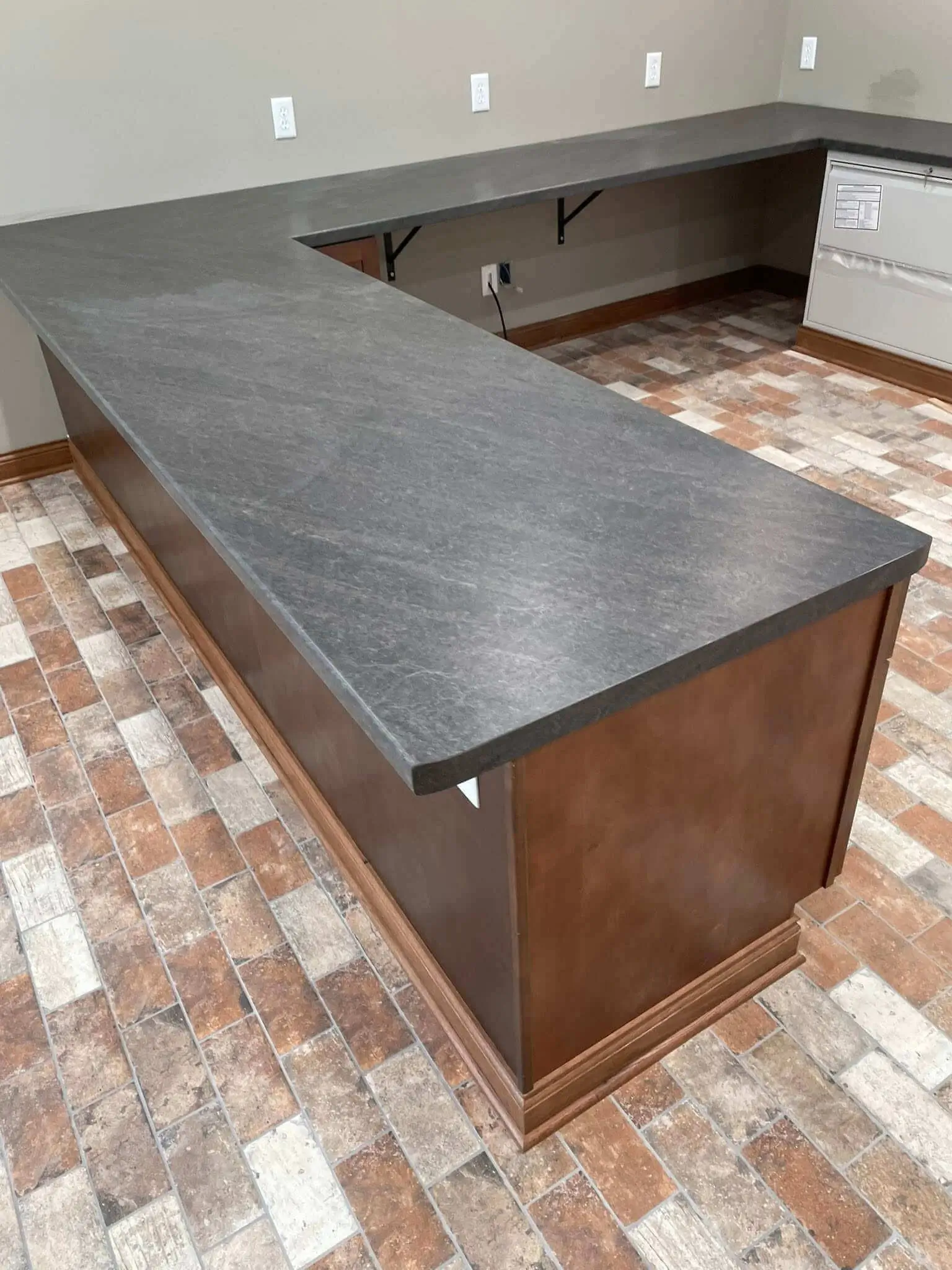 Laminate Counter Example 10