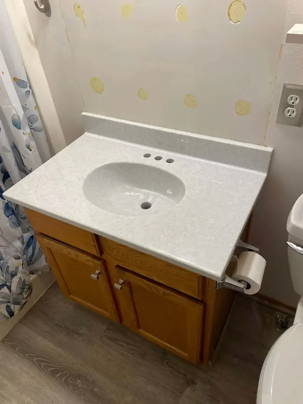Solid surface countertop edge profile detail